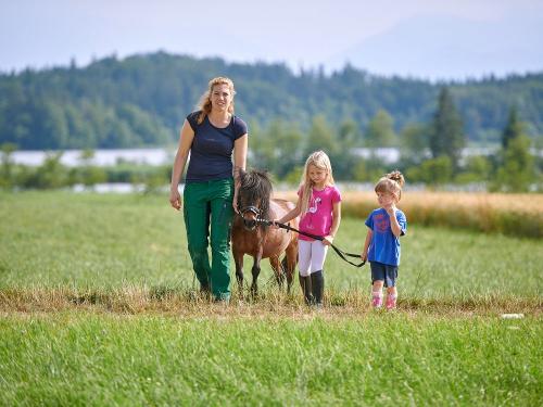 wastleicherhof_mit-dem-pony-zum-see