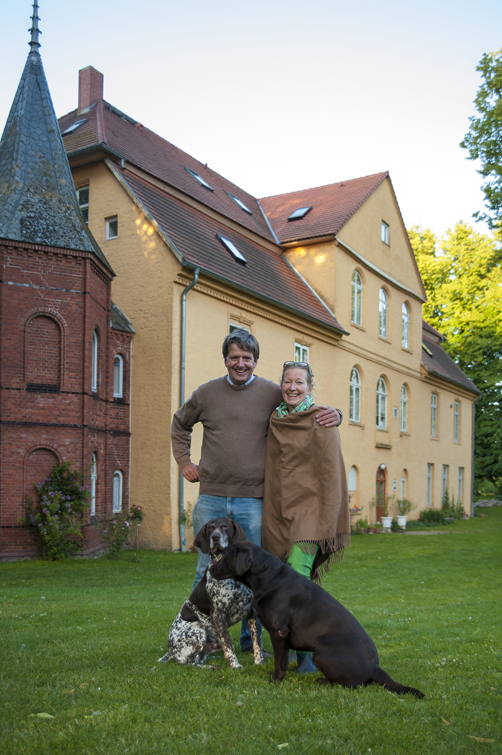 Pferdewagen vor Schloss Lühburg