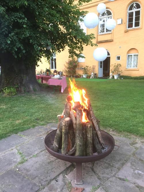 den Abend am Feuer genießen