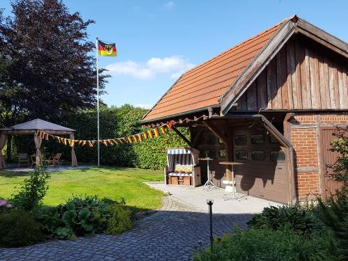 Garten mit Häuschen
