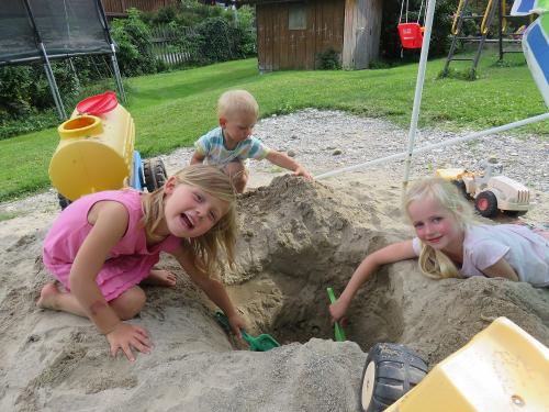 am Kinderspielplatz
