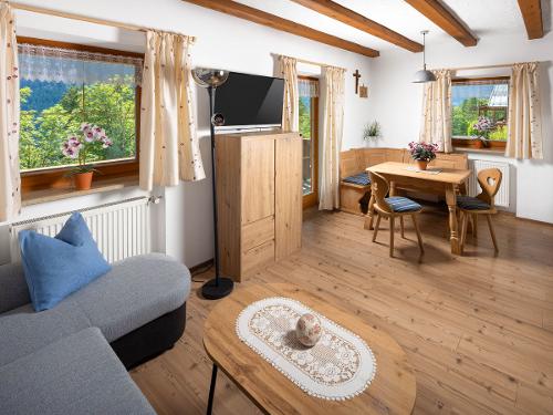 NR-Ferienwohnung Watzmann m. sep. Schlafzimmer u. Südbalkon
