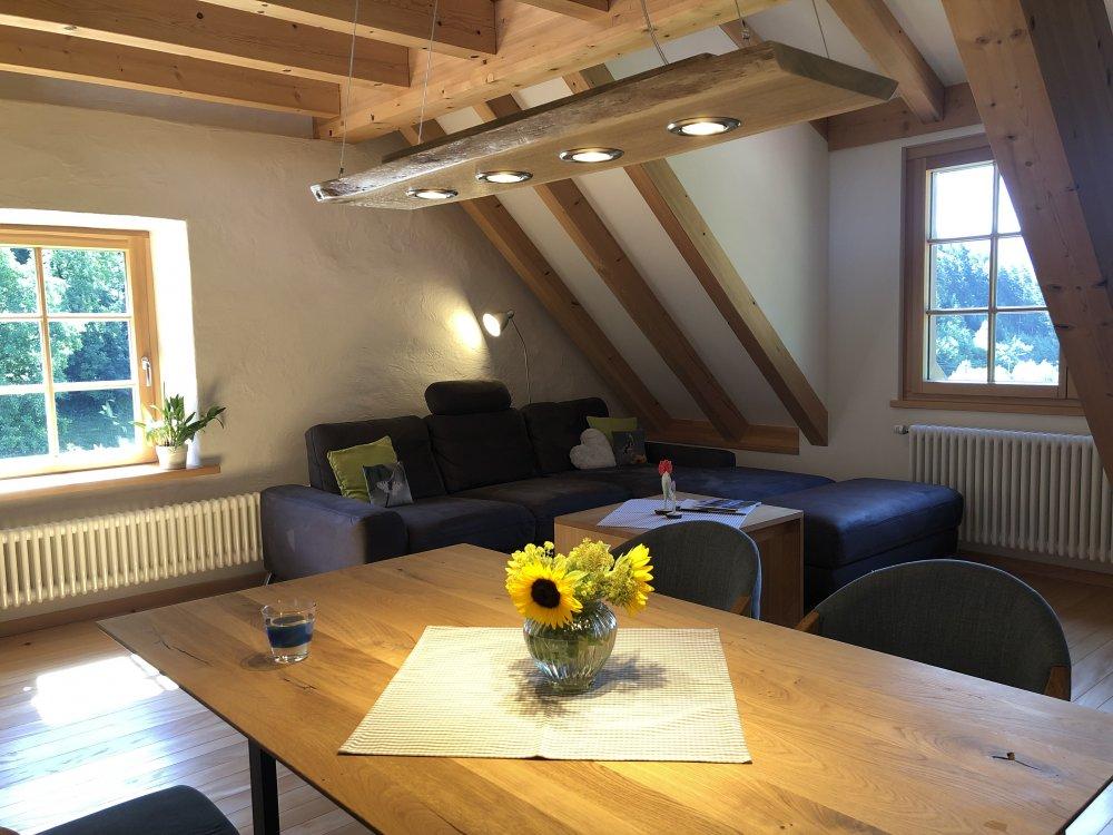 Fewo Wissdännli -  Wohnzimmer mit gemütlichem Sofa