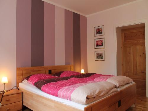 Fewo Rosengarten Schlafzimmer Wände mit Lehm geputzt