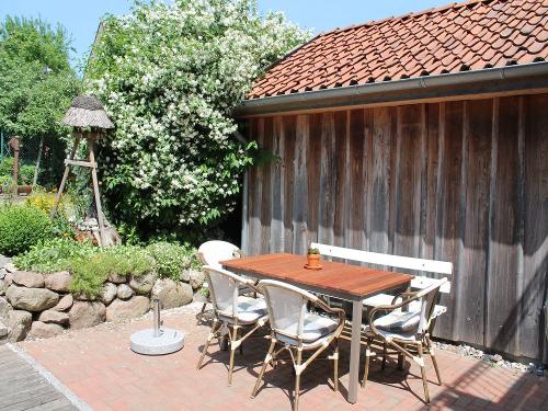 Fewo Rosengarten Terrasse mit Sitzecke