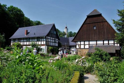 Auenhof in Posterstein mit Blick auf die Burg