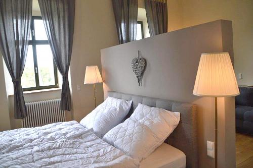 Ferienwohnung Herrenhaus Burg Posterstein - Schlafbereich im Wohnzimmer