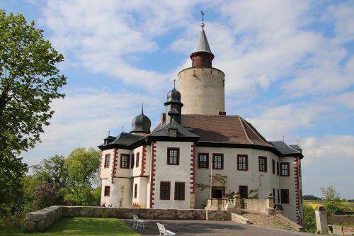 Blick von der Ferienwohnung auf Burg Posterstein