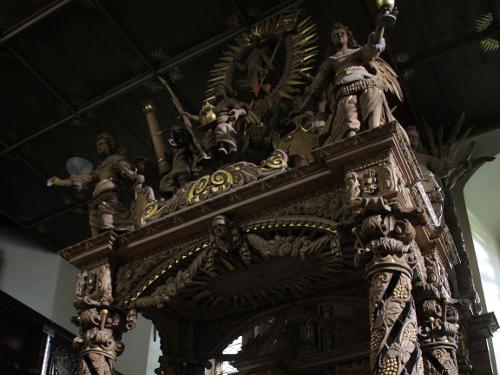berühmte Hohlsäulen in der Kirche berühmte Hohlsäulen in der Kirche