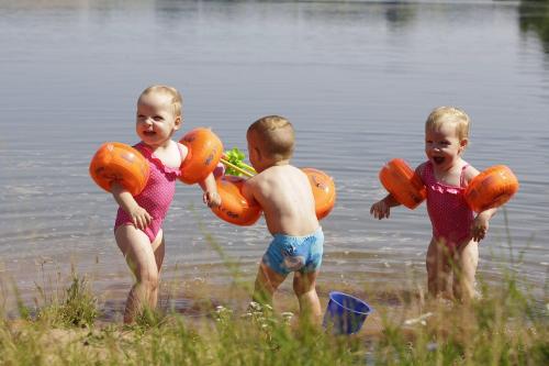 Rothsee_Kinderstrand