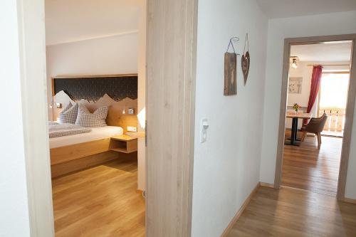 sauling_schlafzimmer1_230629__mg_7113_mittel