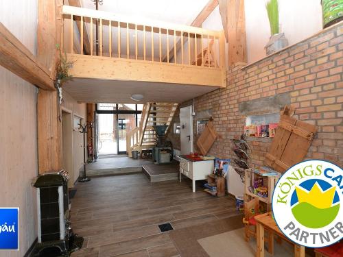 Eingangsbereich mit Spielecke Eingangsbereich mit Spielecke