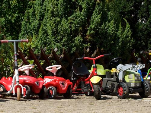 Fuhrpark für unsere Kleinen Fuhrpark für unsere Kleinen