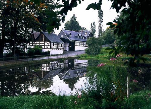 Haus am Teich