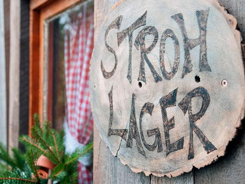 Schlafen im Strohlager