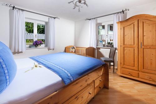 Schlafzimmer FeWo 1 Siglbauernhof Laufen