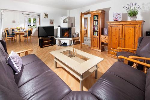 Die Wohnung ist rollstuhlgeegnet mit Zugang zur großzügiger Terrasse