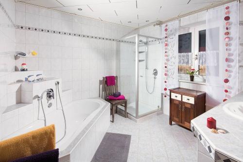 Badezimmer FeWo2 Siglbauernhof Laufen
