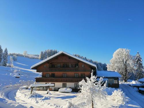 Bauernhof Denz im Winter