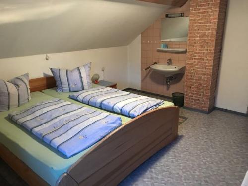 2 Bett Zimmer
