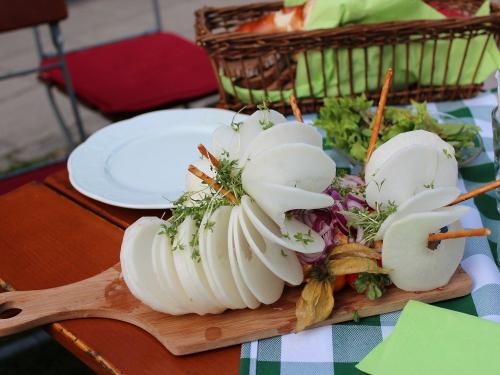 Brotzeit -im- Garten
