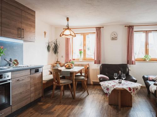 Küche mit Essecke Fewo Mittag Küche mit Essecke Fewo Mittag