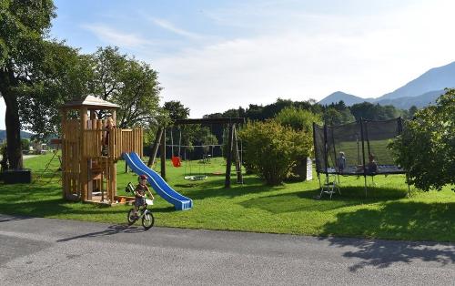 Garten mit Spielbereich