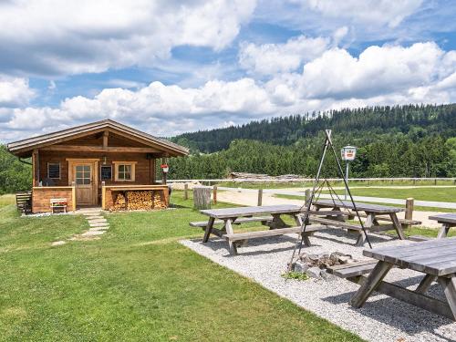 Grillplatz mit Grillhütte