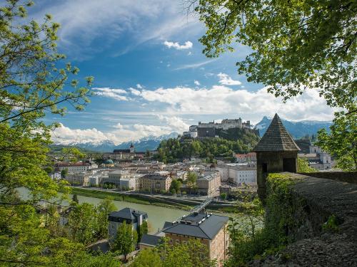 Salzburg 15 km vom Hof entfernt