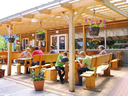 Unser Hofcafe mit überdachter Terrasse