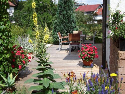 Terrasse im Garten