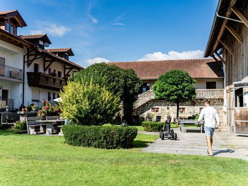  Ein- Blick in den Innenhof