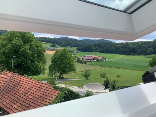 Blick zum Kuhstall von der Mansardenwohnung