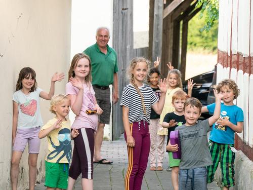 Gastkinder mit Bauer Ohr
