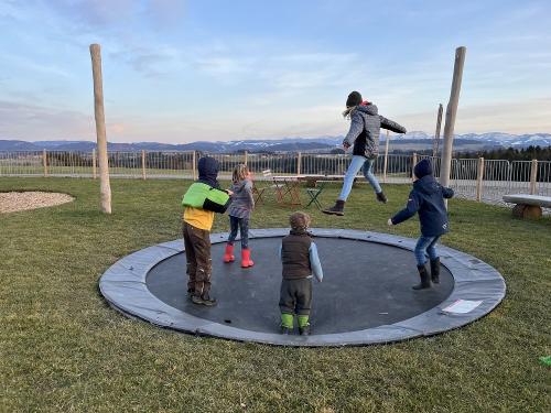 Bodentrampolin