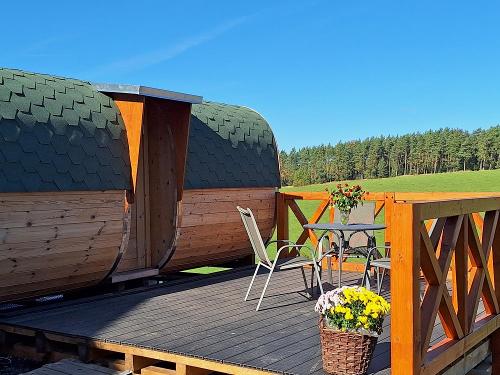 Schlaffass mit Terrasse
