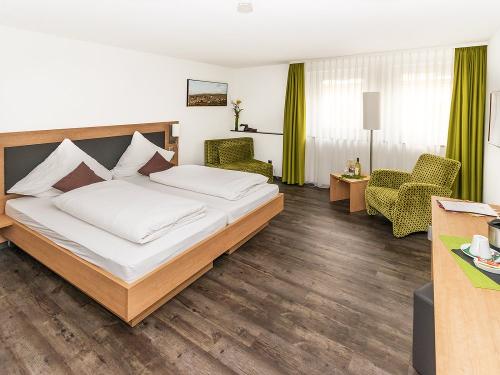 Doppelzimmer mit Dusche & WC