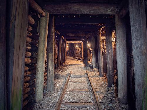 Besucherbergwerk am Waldhotel Mellestollen