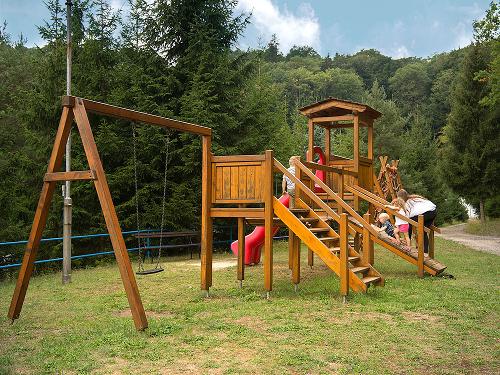 Abenteuerspielplatz am Hotel