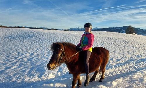 Reiten in toller Winterlandschaft