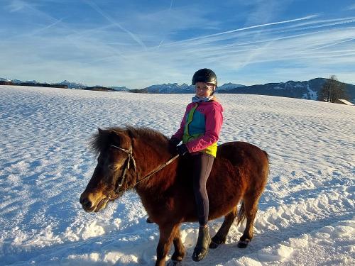 Reiten in toller Winterlandschaft