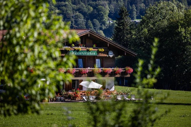 Panoramaterrasse mit Entspannungsmöglichkeiten