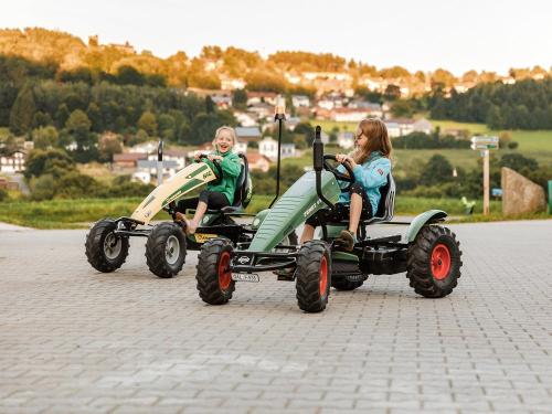 Großer Fuhrpark für alle Altersgruppen