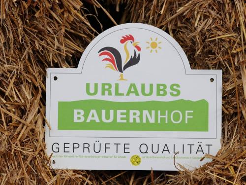 urlaubsbauernhofhofschild