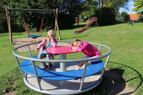 Spielplatz Ottrau 5 Gehminuten entfernt