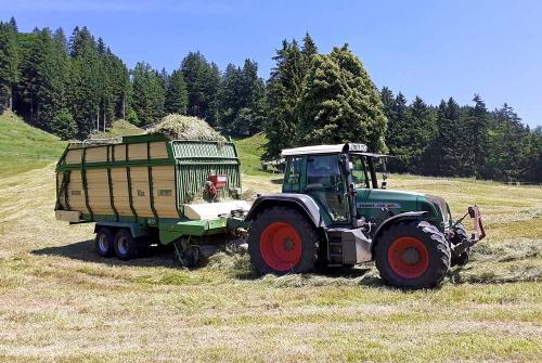 Fahren mit dem Traktor