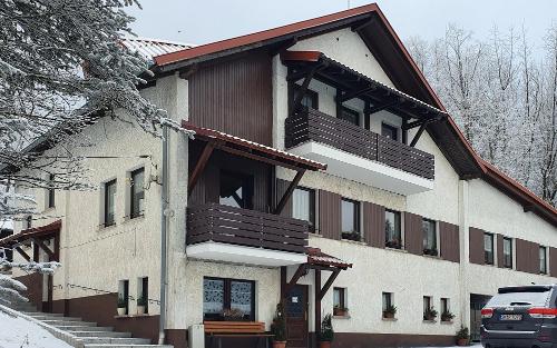 Bauernhaus im Winter