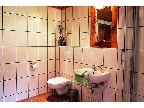 waldhaus-geraeumiges Bad