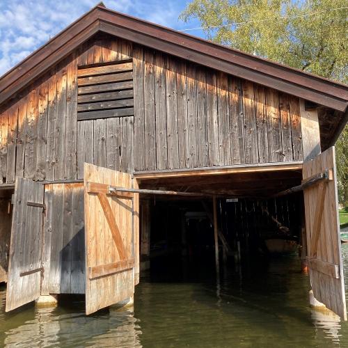 Schiffshütte Ruderboote