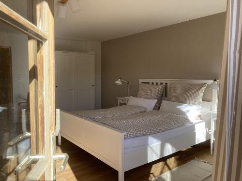 Schlafzimmer "weißes Zimmer"